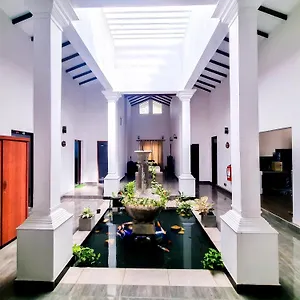 Hostel At Colombo Airport Transit, Katunayake