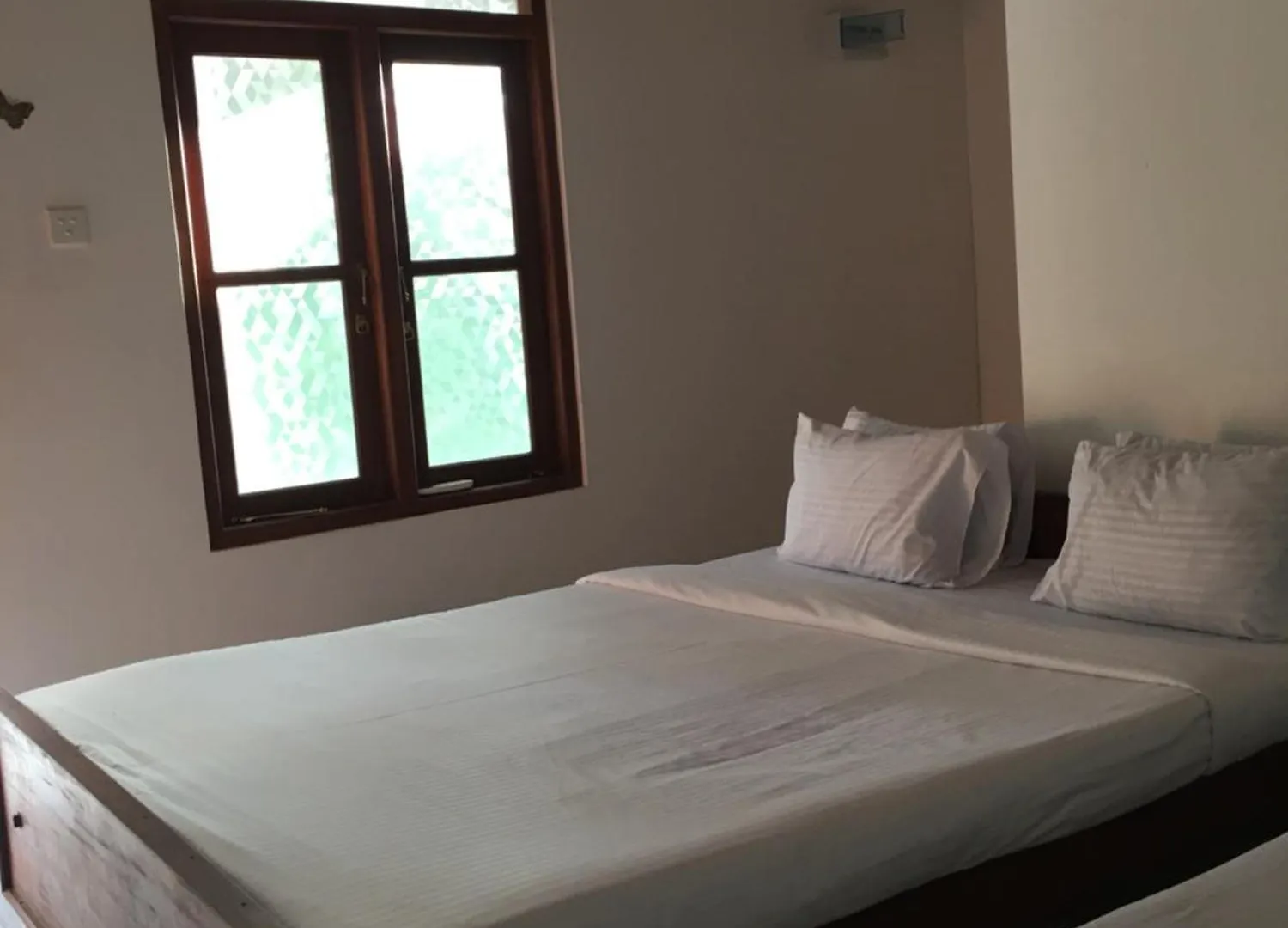Inn Lion Den Airport Transit Hotel, By Lion Voyages Private Limited, Free Airport Pickup & Drop, Free Wi-Fi , Excellent Customer Service Katunayake